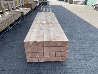 Ca. 7x Douglas balken fijnbezaagd, 150x150mm, lengte 500cm